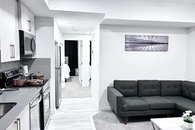 Image de Cozy Brand New 2 Bedrooms by South Health Campus Hospital and Ymca