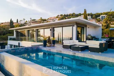 Image de Bandol Villa vue mer de 200 m² avec piscine à débordement