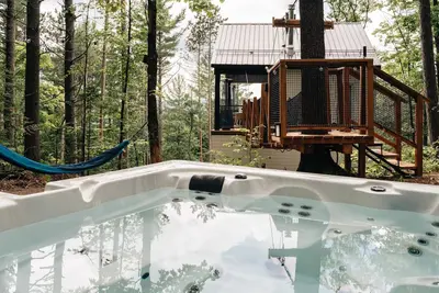Image de Chalet Nido - Spa, Foyer & pont suspendu