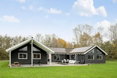 Image de Belle maison à Idestrup avec sauna