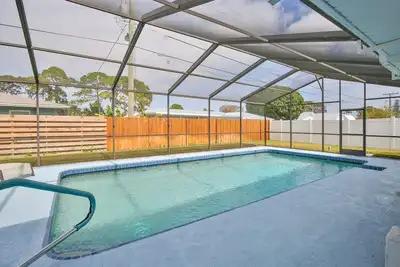 Image de Aqua Breeze! Less Than 15 Min to Anna Maria Beaches, Heated Pool