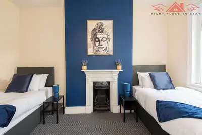 Image de Spacious 2br for Contractors with WiFi + Parking