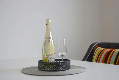 Image de Kernsanierte Wunderschöne Ferienwohnung Ruhig Aber Zentral in Norden Gelegen!