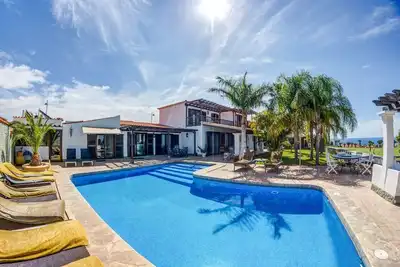 Image de 6 bed villa with stunning views - solar heated pool - 10 mins walk to the marina