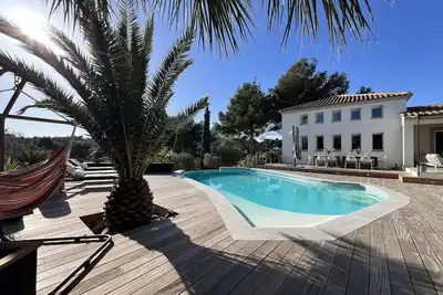 Image de Villa Blanche pour 11 personnes, familiale et climatisée, à La Cadière d'Azur