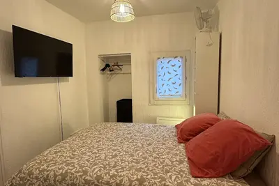Image de Apparemment cosy - T2 avec places de parking gratuites au tour du logement