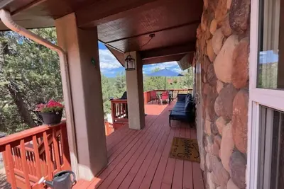 Image de Comfortable Cabin in the tall pines!