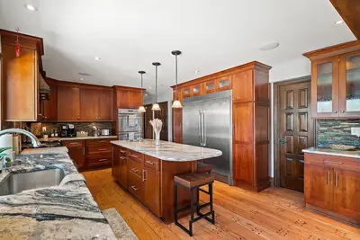 Image de Unique Estate|5 Bedrooms|Fire Pit|Sleeps 10