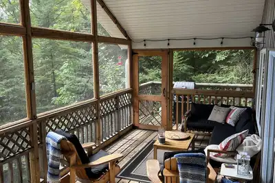 Image de Lakefront cottage with hot tub and amazing porch, 4 season in Haliburton