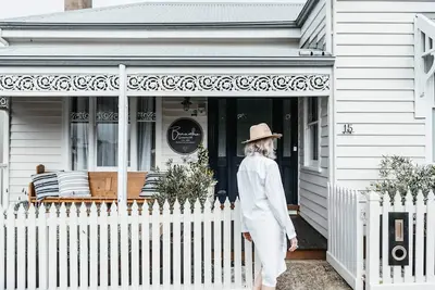 Image de Room at Historic Benambra Boutique Accommodation - c1883  - 'Lonsdale Suite'