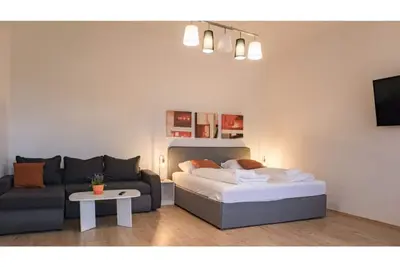 Image de Roomy 2br Apt. Near Akh -Perfect for Longstays