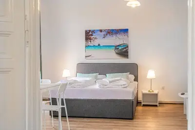 Image de Easystay 2br Apt. near Akh- Perfect for Longstays