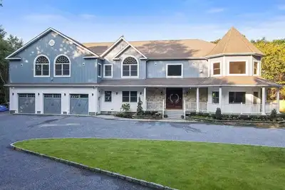 Image de The President Mansion\nLuxurious Family Retreat - 1. 5 Miles to Beach