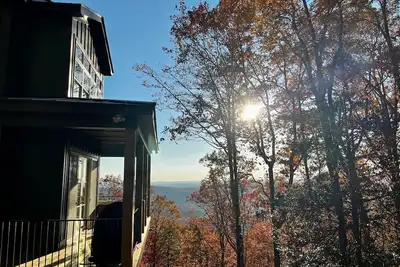 Image de Luxury Tower Cabin / Near Wineries / Hiking / Amazing Long-Range Views