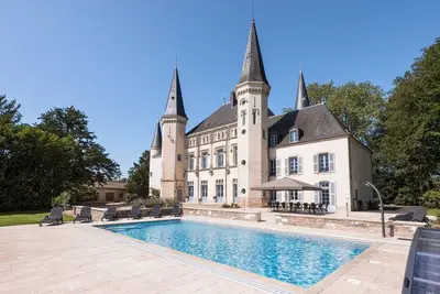 Image de Château de Montrevost (piscine chauffée, sauna, hammam)