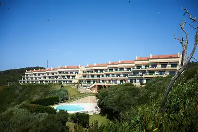 Image de Experience Portugal at its finest: Beach, activities, culture -the perfect blend!
