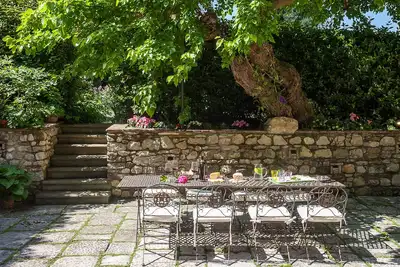 Image de Appartement dans villa historique avec piscine près de Florence