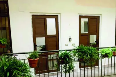 Image de Spacious apartment convenient for visiting the historic center on foot.