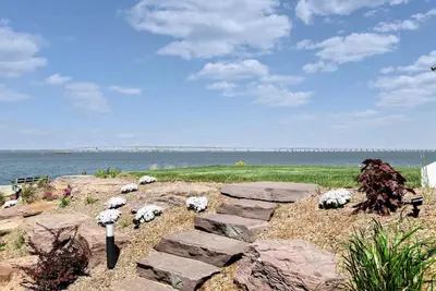 Image de Kent Island Waterfront | New Construction | Pool | Hot Tub | Stunning View | Lux