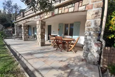 Image de Charming Garden apartment in delightful Bargemon