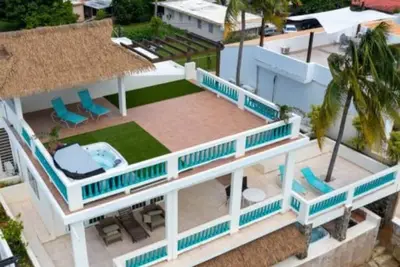 Image de Sunset Paradise, Villa 1 - Oceanfront - 8 guests