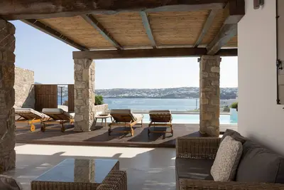 Image de Luxury Apartment with Private Pool, wide Veranda and Sea View