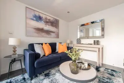 Image de Elevated Elegance: 1br 1ba Flat in Wellmeadow Rd