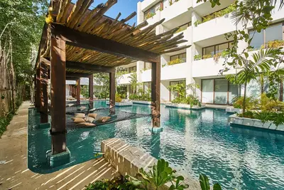 Image de Luxury 2-Bedroom with private pool, near beach and town