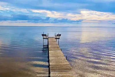 Image de Private Beach on Lake Sleeps 17: Two Cabins, Kayaks, Docks, & Firepits