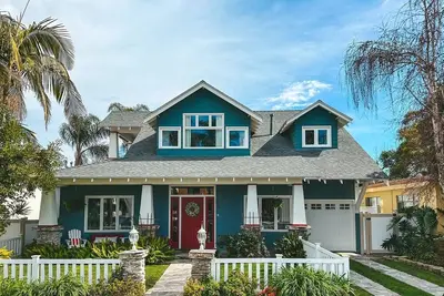 Image de Superb Coronado Craftsman includes Golf Cart, Beach Cruisers and More!