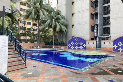 Image de Appartement exécutif élégant avec piscine