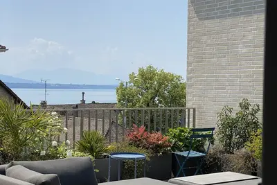Image de Modern apartment with terrasse on Leman lake! Geneva countryside