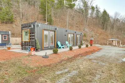 Image de Zen Box Farm Eco Retreat w/ Hot Tub & Views