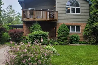 Image de Retreat yourself to the perfect getaway in beautiful Port Franks!