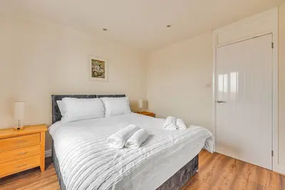 Image de House No. 22-Moderne-Maison-Salle de bain privée-Vue sur Jardin