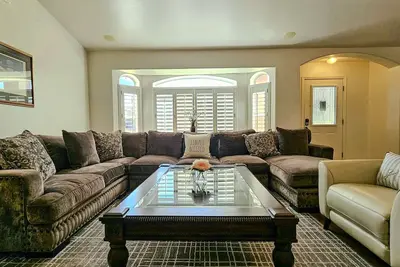 Image de Beautiful home. Perfect for traveling business guests and families.