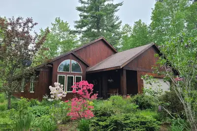 Image de Abundant natural light, wooded setting, clean! Atv from front door!