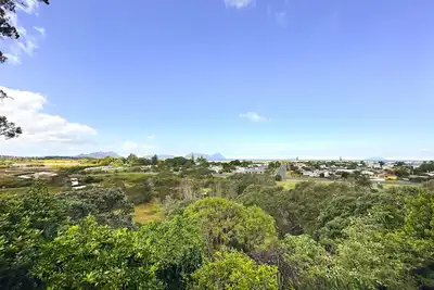Image de Large sunny home with stunning panoramic sea views of Bream Bay