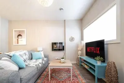 Image de Boho Suite - Long Stays - King Bed - Fireplace & WiFi