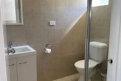 Image de Motel 4 - Sleeps 4 - Queen bed, bunk set