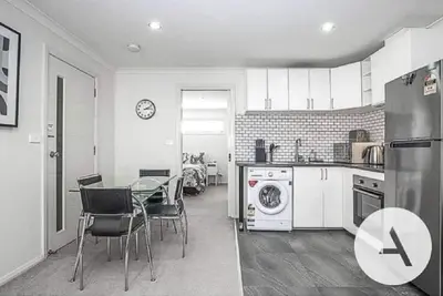 Image de Modern cottage central location