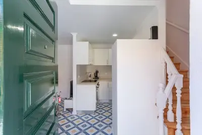 Localizado no Centro de Lisboa com Excelentes Acessos e Bons Restaurantes