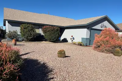 Image de Charming 2-bedroom house in Fountain of the Sun 55+ community. Great amenities!