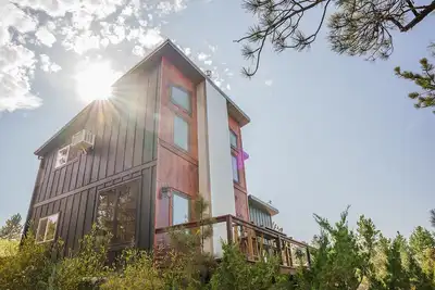 Image de Industrial Loft @ Old Pine Retreats