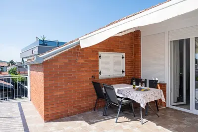 Image de Appartement de deux chambres avec la terrasse Vodice (A-22290-c)