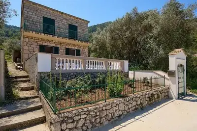Image de Appartement de trois chambres prés de la plage Prozurska Luka, Mljet (A-22338-a)