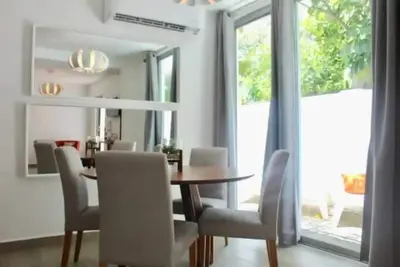 Bear - Spacious 3bd 2 blocks from the beach Ce2