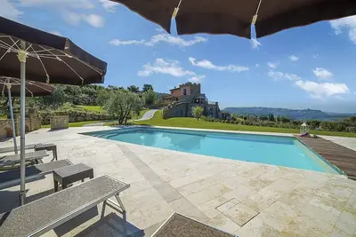 Image de Villa Pietrina: An elegant and welcoming three-story ancient watch tower surrounded by the greenery, with Free Wi-Fi.