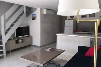 Image de Maison de vacances à 3 minutes à pieds du port d'Hourtin et du lac.