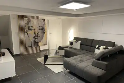 Image de Stilvolles Designappaetment mit Terrasse & Garten im Idylischem Bindlach